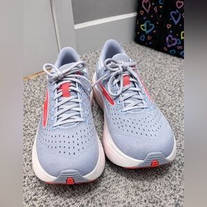 Brooks Athletic Shoes in Light Gray and Red